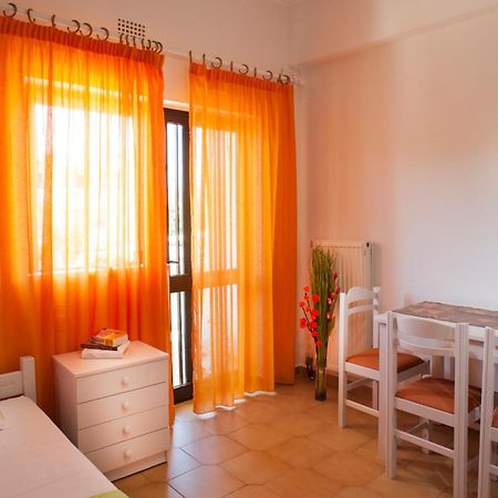 Nikolas Suites Káto Daráco Szoba fotó